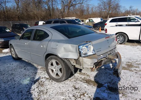 2010 Dodge Charger Sxt z USA, uszkodzony, nr VIN 2B3CA3CV2AH188585